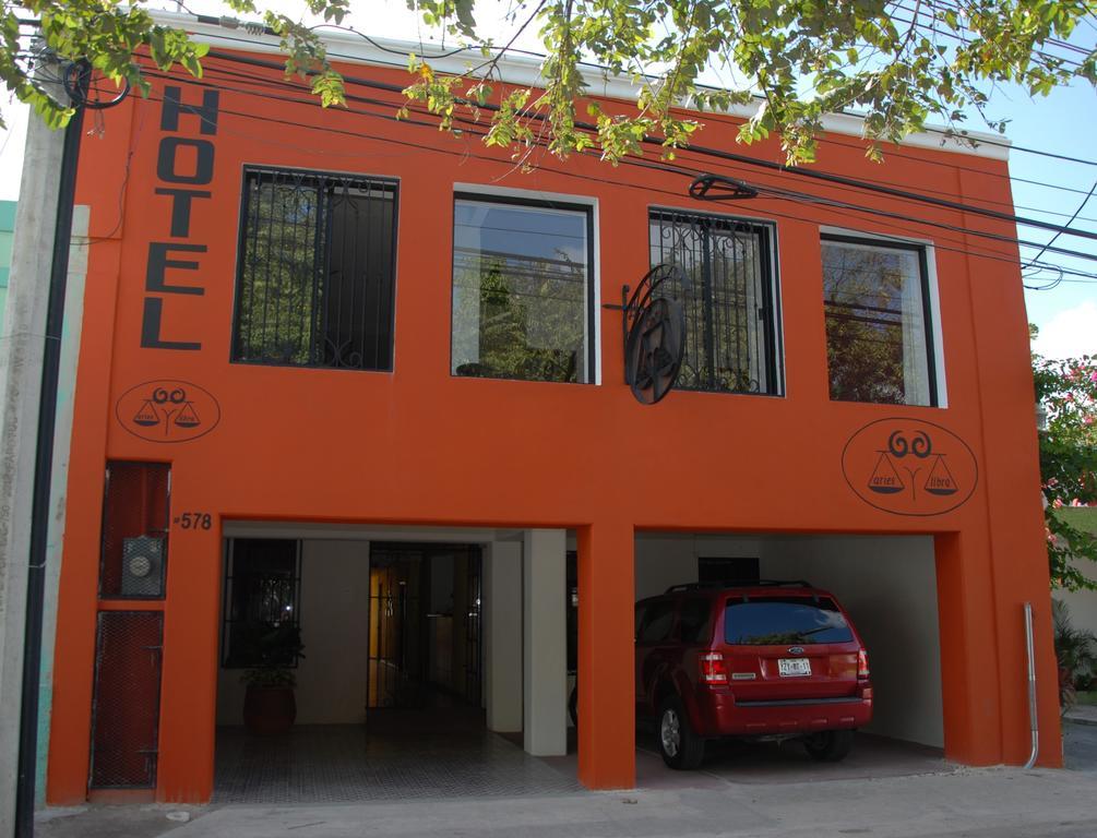 Hotel Aries Y Libra Merida Exterior photo