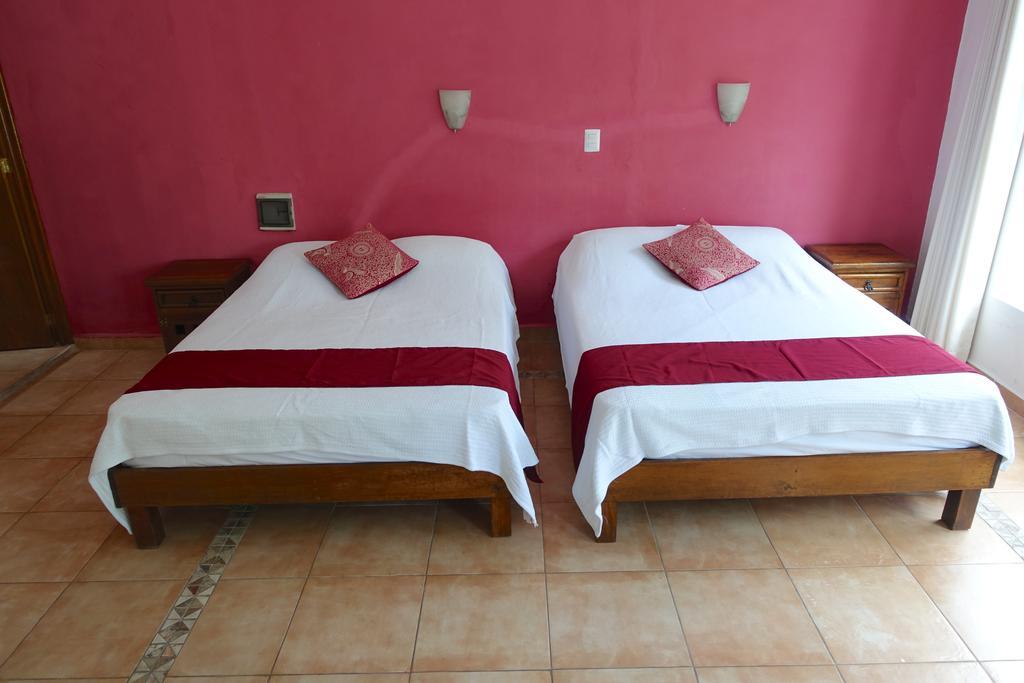 Hotel Aries Y Libra Merida Exterior photo